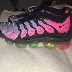 colorful nike vapormax
